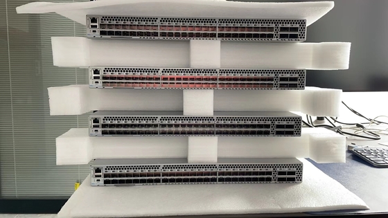 Διακόπτης 24 οπτικών ινών της Dell Connectrix DS6620B διακόπτης δικτύων επιχειρήσεων λιμένων 32Gb/S