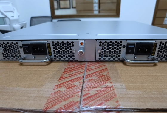λιμένες διακοπτών BR-6510-24-8g-ρ 24 Χ 8Gb SFP+ 48 μπροκάρ SAN 24P 8GB SWL